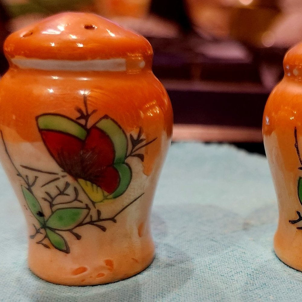 Mini Lusterware Set Butterfly Tree Salt and Pepper Shakers Japan 1 5/8"